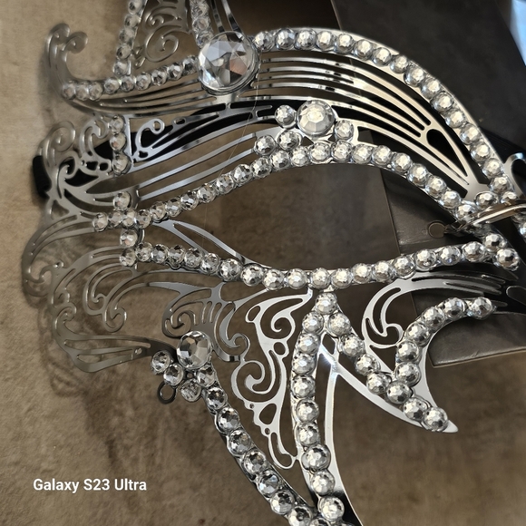 NWT Silver Rhinestone Metal Fashion Mask - Picture 2 of 6